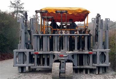 多錘頭水泥路面破碎機(jī)全國租賃承接全國路面翻新破碎